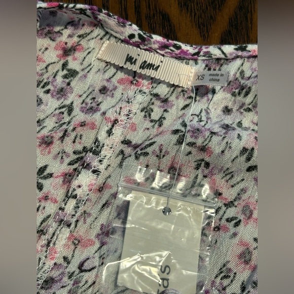 Francesca's Romper Women's Size XS Pink V Neck Ditzy Floral Lace Flutter Sleeve - Picture 13 of 16